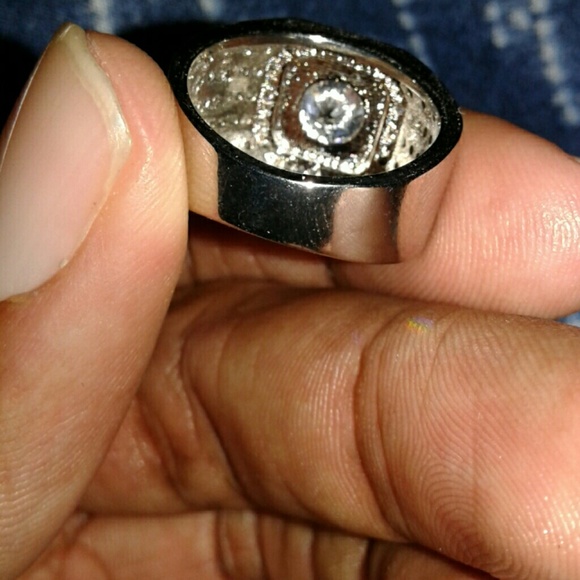 Diamond encrusted ring - Picture 4 of 4